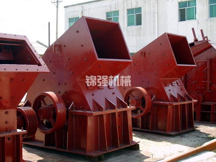 整套砂石料破碎機(jī)多少錢?砂石料破碎機(jī)設(shè)備成本多少?(圖2) 整套砂石料破碎機(jī)多少錢?砂石破碎機(jī)設(shè)備成本多少?(圖2)